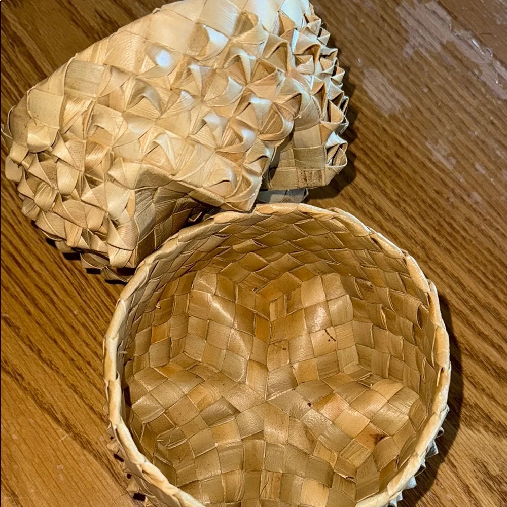 Lauhala small star pointed Woven lauhala Hawaiian Basket